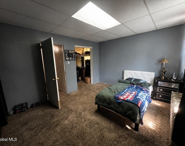 272-274 Locust Avenue - Photo Thumbnail 6