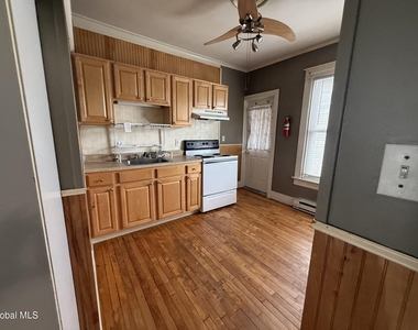 45 Lincoln Avenue - Photo Thumbnail 2