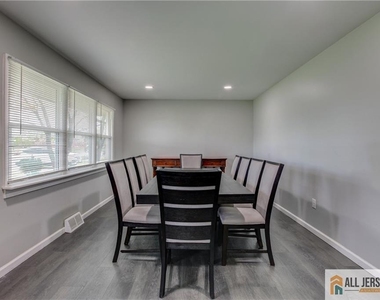 509 New Durham Road - Photo Thumbnail 4