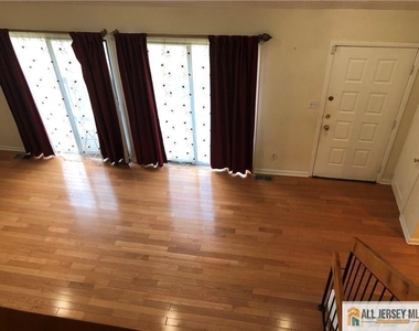 162 Westgate Drive - Photo Thumbnail 10