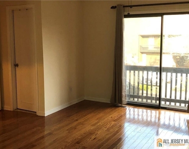 162 Westgate Drive - Photo Thumbnail 9