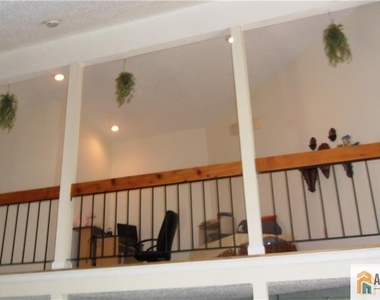 162 Westgate Drive - Photo Thumbnail 8