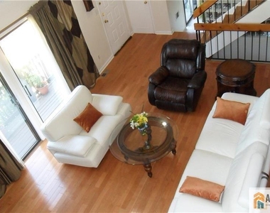 162 Westgate Drive - Photo Thumbnail 4
