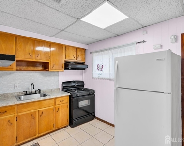 287 E Smith Street E - Photo Thumbnail 17