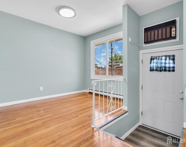 287 E Smith Street E - Photo Thumbnail 10
