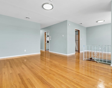 287 E Smith Street E - Photo Thumbnail 30