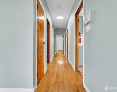 287 E Smith Street E - Photo Thumbnail 29