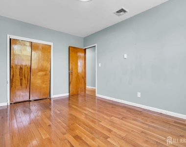 287 E Smith Street E - Photo Thumbnail 28