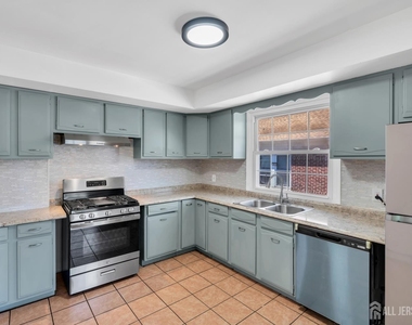 287 E Smith Street E - Photo Thumbnail 15