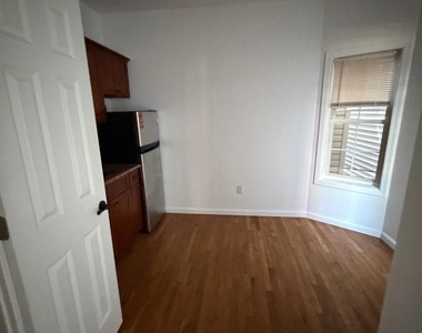 118 Bayard Street - Photo Thumbnail 3