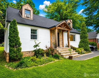 7 Morningside Road - Photo Thumbnail 1