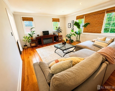 7 Morningside Road - Photo Thumbnail 5