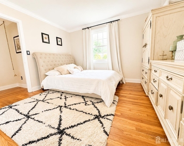 7 Morningside Road - Photo Thumbnail 12