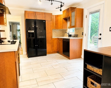 7 Morningside Road - Photo Thumbnail 6