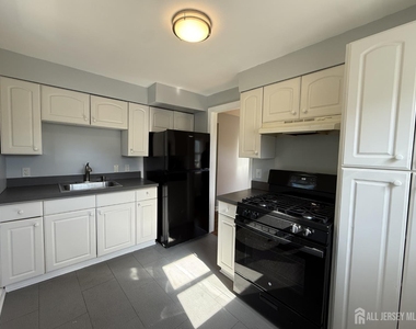 824 2nd Street - Photo Thumbnail 12
