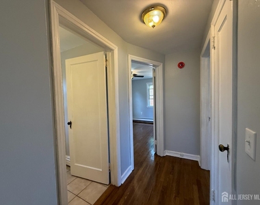 824 2nd Street - Photo Thumbnail 3