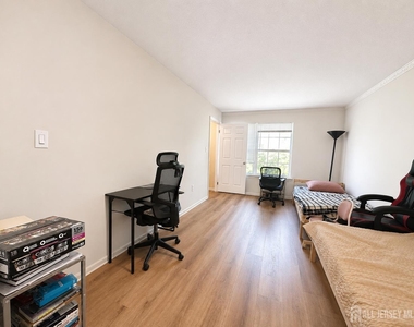 263 Prestwick Way - Photo Thumbnail 12