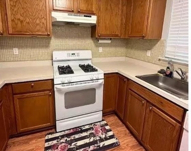 36-b 36 B Henry St Street - Photo Thumbnail 7