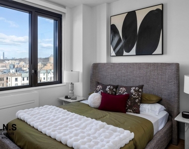 11 Ocean Parkway - Photo Thumbnail 9