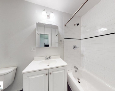 661 Henry Street - Photo Thumbnail 4