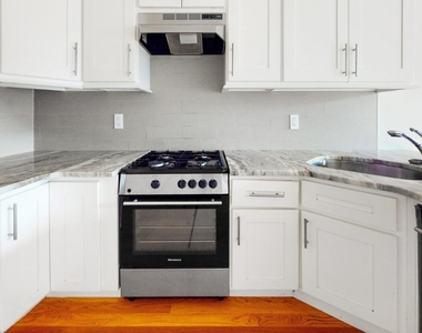 661 Henry Street - Photo Thumbnail 2
