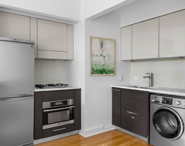 505 W 47th Street - Photo Thumbnail 2