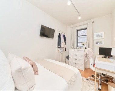 55 Barrow Street - Photo Thumbnail 1