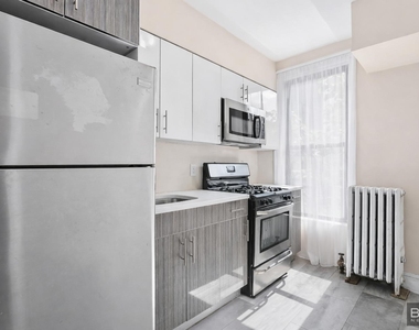 461 4th Avenue - Photo Thumbnail 3