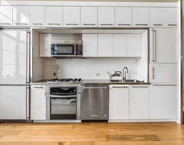 27-28 Thomson Avenue - Photo Thumbnail 7