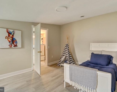 27 W 11th Street - Photo Thumbnail 38