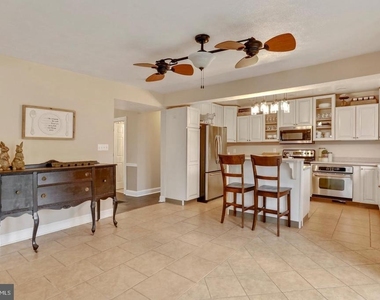 27 W 11th Street - Photo Thumbnail 12