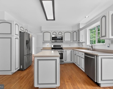 10545 Winged Elm Circle - Photo Thumbnail 3