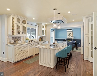 10865 Monticello Court - Photo Thumbnail 8