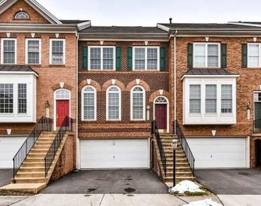 21759 Ladyslipper Square - Photo Thumbnail 1