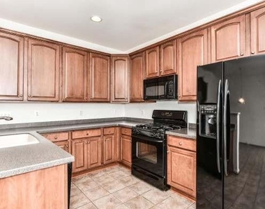 21759 Ladyslipper Square - Photo Thumbnail 9