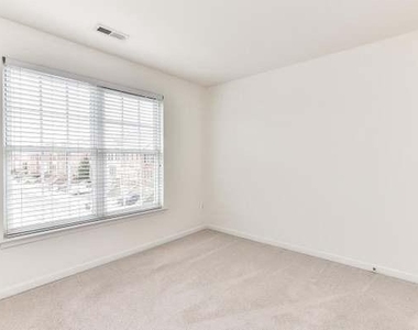 21759 Ladyslipper Square - Photo Thumbnail 15
