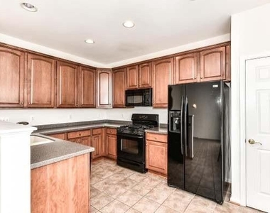 21759 Ladyslipper Square - Photo Thumbnail 11