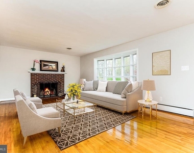 2271 Providence Street - Photo Thumbnail 2