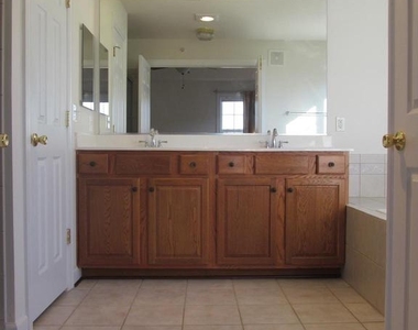 2511 Pascal Place - Photo Thumbnail 7