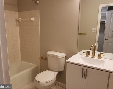 1434 Northgate Square - Photo Thumbnail 7