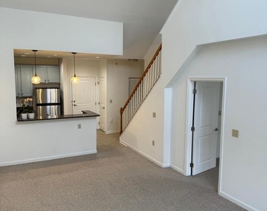 2665 Prosperity Avenue - Photo Thumbnail 7