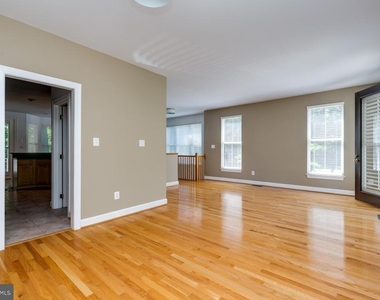 11519 Waterhaven Court - Photo Thumbnail 8