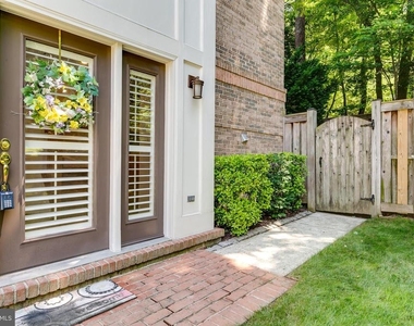 11519 Waterhaven Court - Photo Thumbnail 1