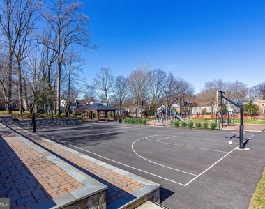 6806 Melrose Drive - Photo Thumbnail 42