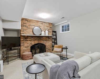 6806 Melrose Drive - Photo Thumbnail 25