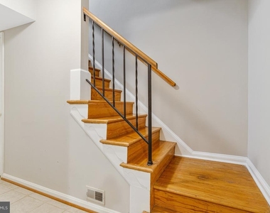 6806 Melrose Drive - Photo Thumbnail 13