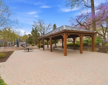 6806 Melrose Drive - Photo Thumbnail 44