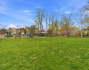 6806 Melrose Drive - Photo Thumbnail 46