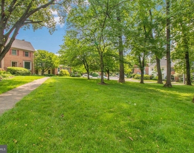 6806 Melrose Drive - Photo Thumbnail 51
