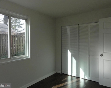 7029 Woodley Lane - Photo Thumbnail 12